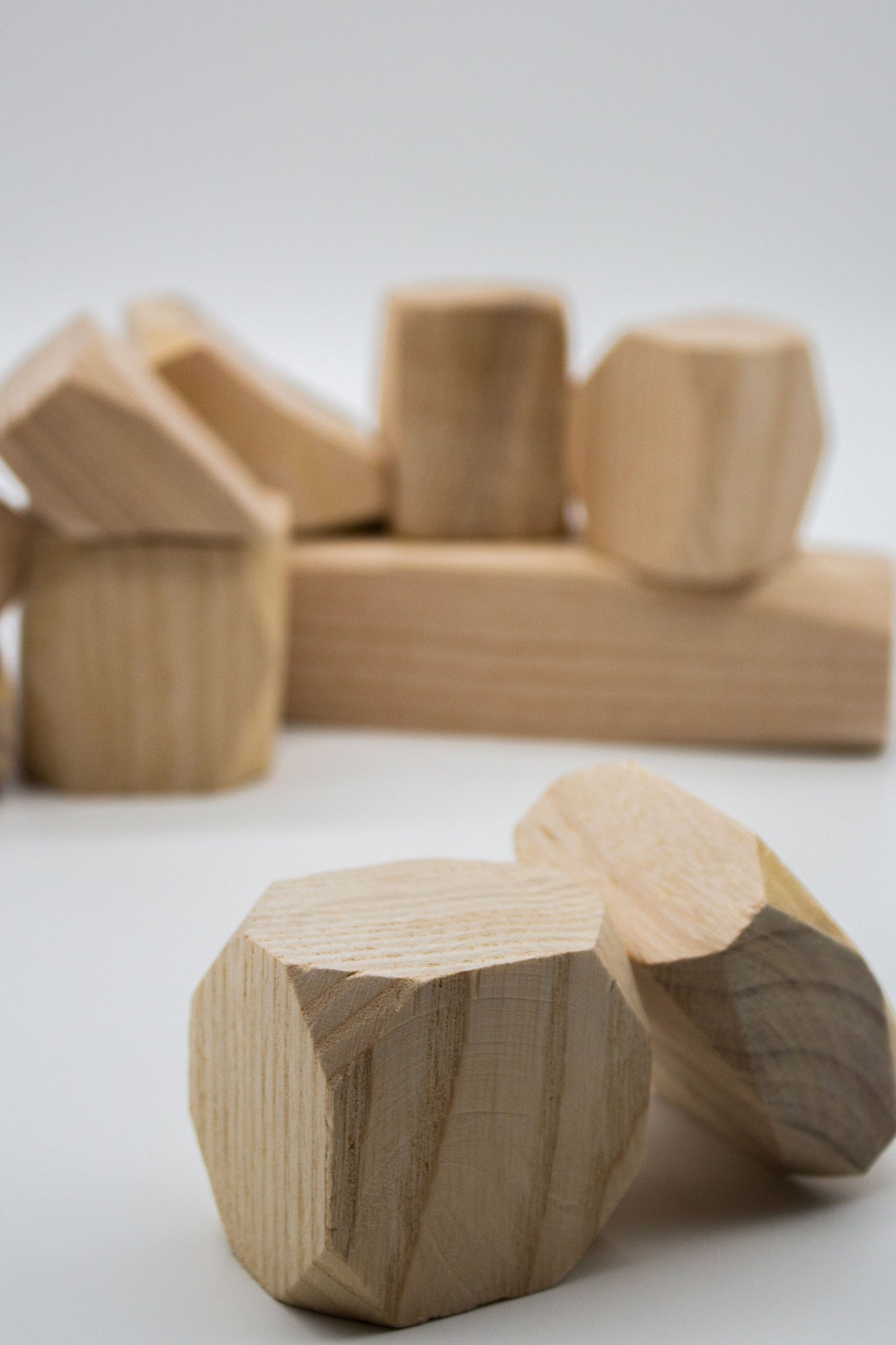Houten rotsen blank